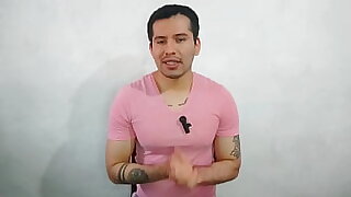 Jovencito de 22 a&ntilde;os es penetrado por los 20cm del padre de su mejor amigo en una casa de encuentros&excl; Relato sexual