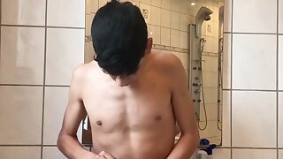 Leon pee in his trousers, telegram @cls061103