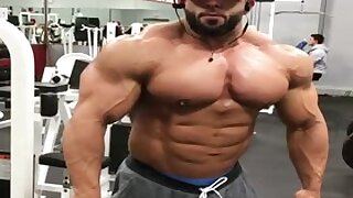 Bodybuilders Flexing 182
