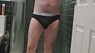 Verbal shower show by daddy