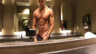 19 Year Old Cocky Bodybuilder Flex Show