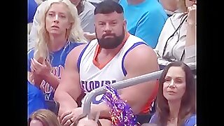 Enormous Jacked Florida Man Can’t Keep the Cameras Off Him