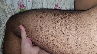 Seduzindo o macho rabudo at&eacute; liberar o cuzinho