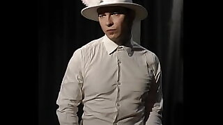 HOW MEN COSPLAY WHITE RABBIT  &sol; PART 1 &sol; BAD ANTON