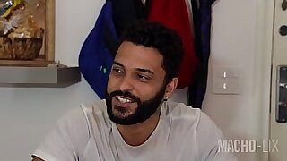 Professor de portugu&ecirc;s ensina como se d&aacute; o cu no Brasil