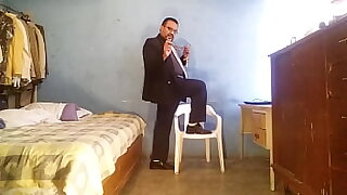 El Sacerdote Cat&oacute;lico necesita tus confesiones perversas