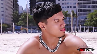 Mamando a piroca do vendedor de picol&eacute;