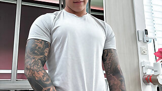 343 Singaporean hottie Titus Low