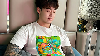 147 Singaporean hottie Titus Low