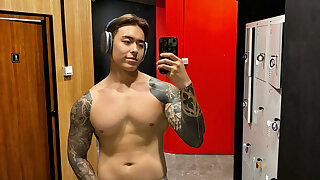 118 Singaporean hottie Titus Low