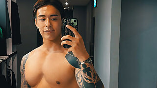 17 Singaporean hottie Titus Low