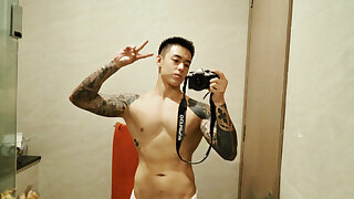 6 Singaporean hottie Titus Low
