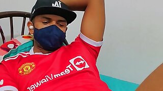 Horny latino guy wanking and cumming (L4t1nburr1t0h0t7)