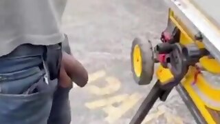 MI PRIMA LA CARPINTERTA, TRABAJANDO