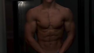 Hot Gym bro showing off!!