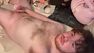 College white boy jerks off and cums on video