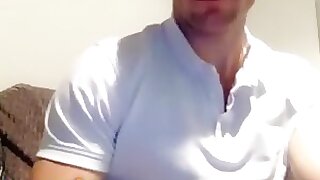 muscular daddy cum to a fake girl