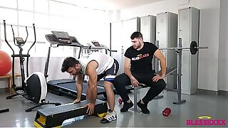 Personal trainer eats his client