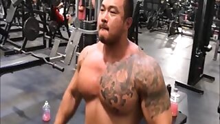 Massive powerlifter trains hard in the gym